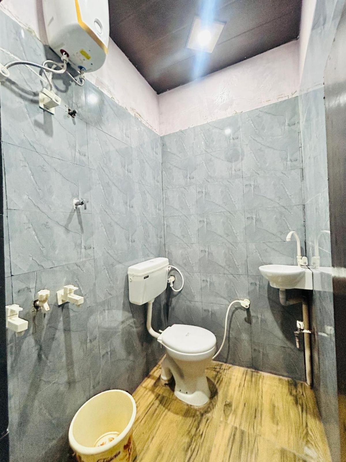 Agrawal Inn Guest House Mathura Exterior photo