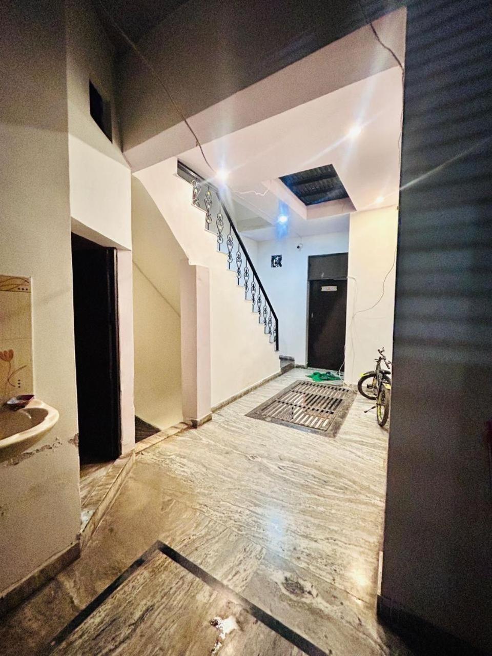 Agrawal Inn Guest House Mathura Exterior photo