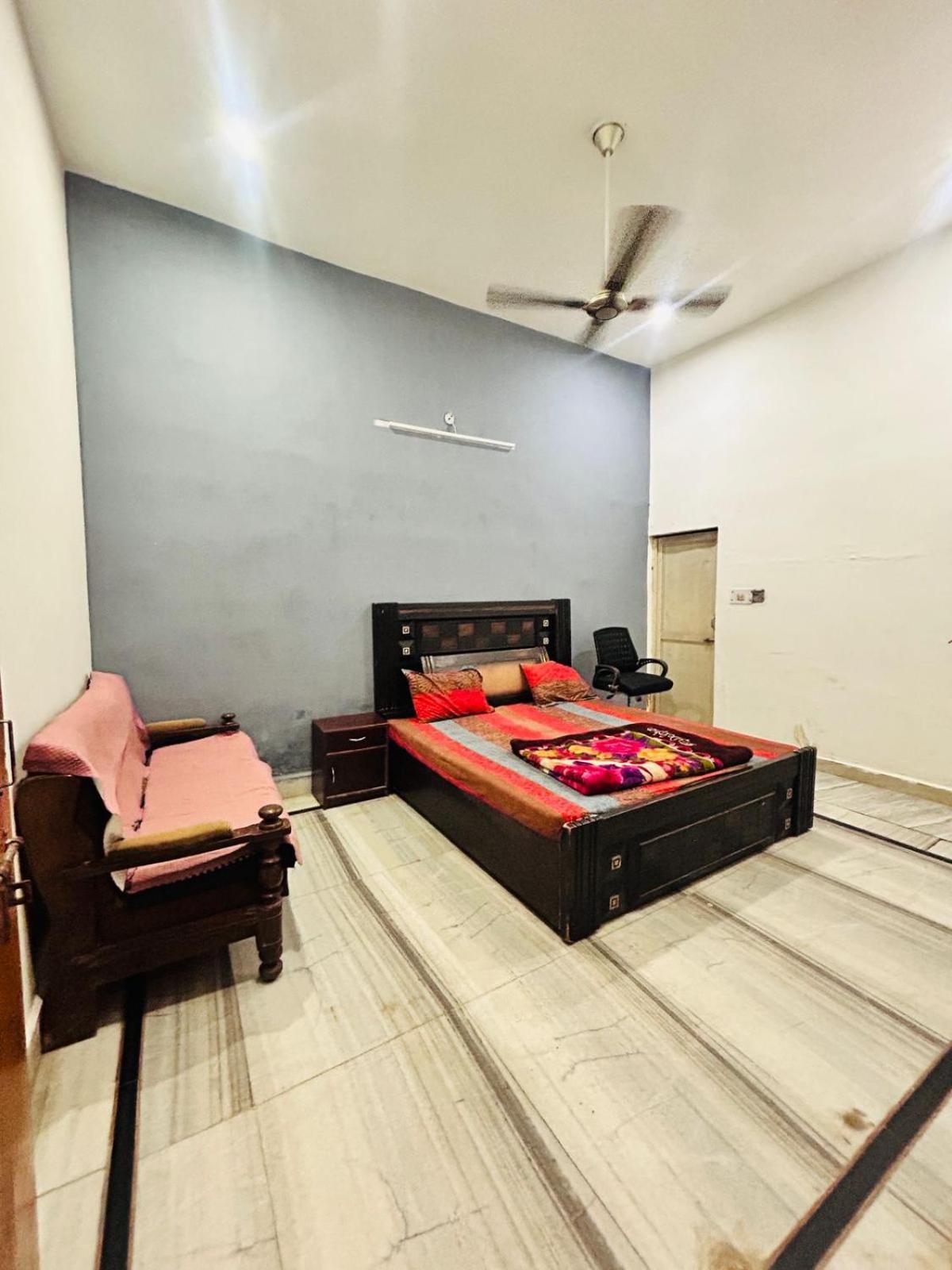 Agrawal Inn Guest House Mathura Exterior photo