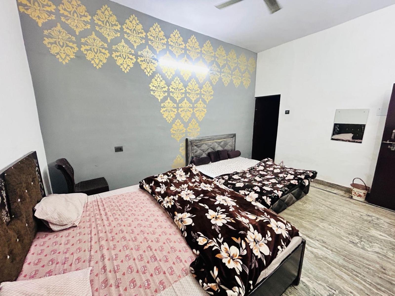Agrawal Inn Guest House Mathura Exterior photo