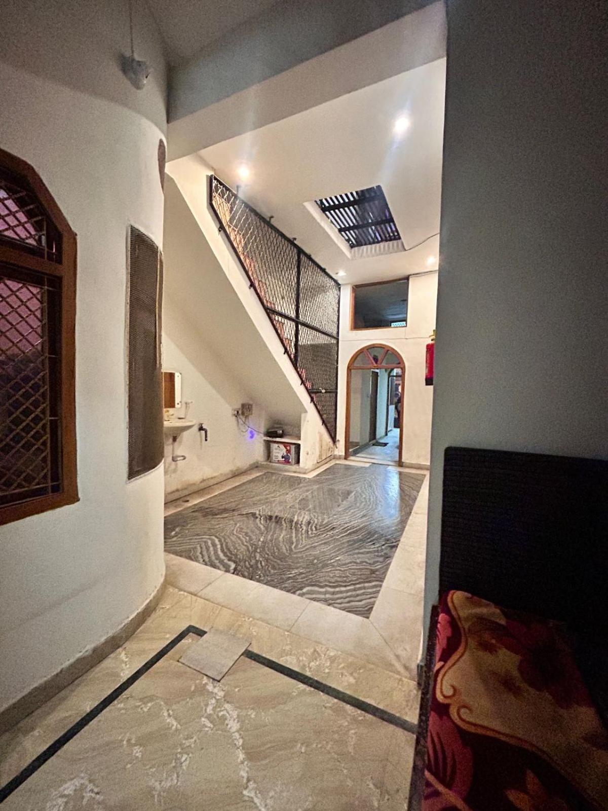 Agrawal Inn Guest House Mathura Exterior photo