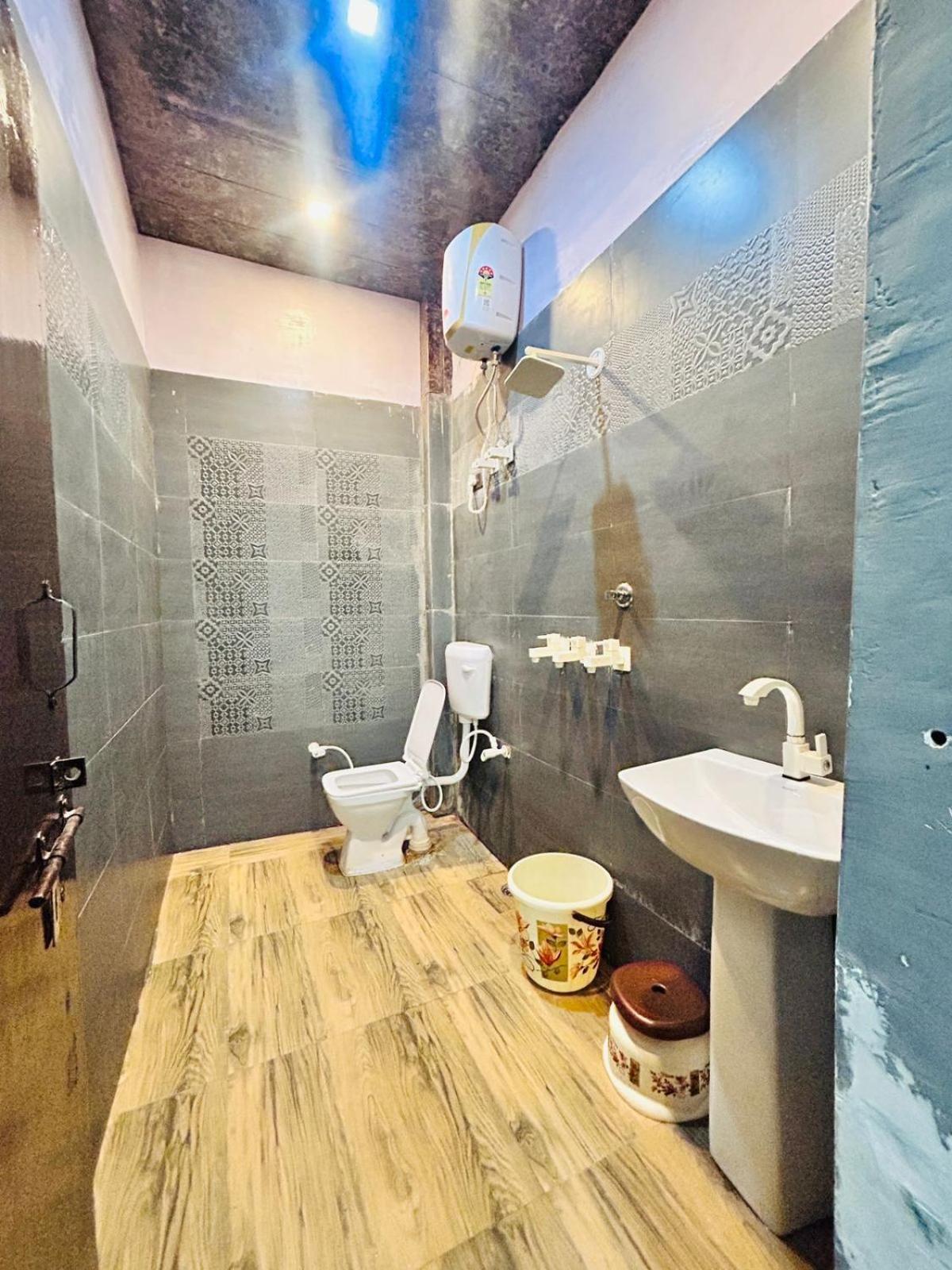 Agrawal Inn Guest House Mathura Exterior photo