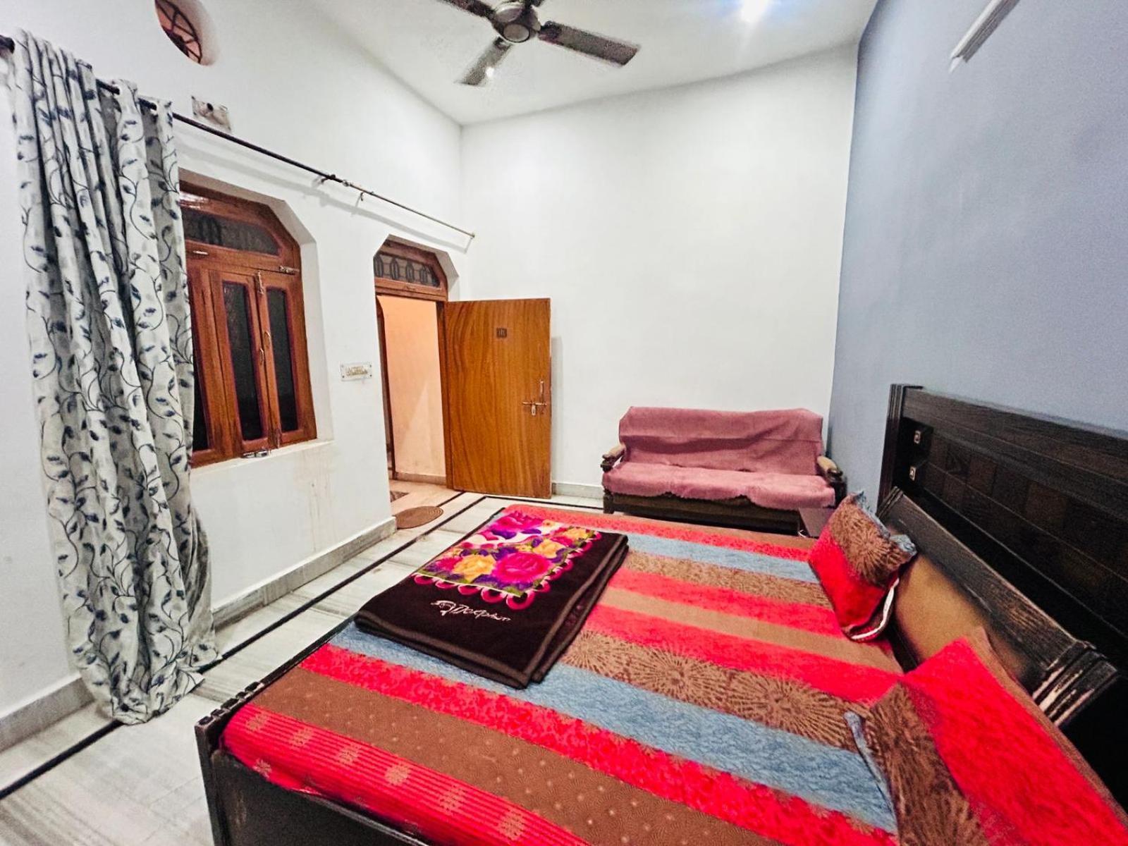 Agrawal Inn Guest House Mathura Exterior photo